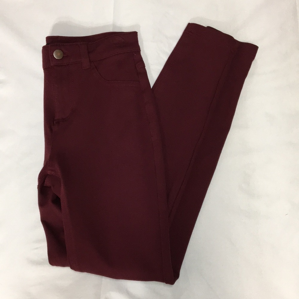 Forever 21 Women’s Maroon Skinny Jeans Size S Like-New